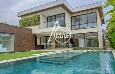 Imagem: A casa em condomínio possui 5 Dormitórios, 5 Banheiros, 5