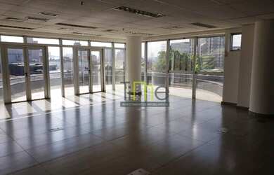 Imagem: O depósito possui 5 Vagas na garagem, 513m² de Área e está