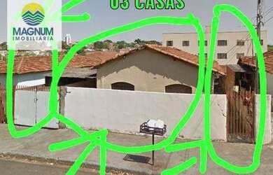 Imagem: A casa possui 5 Dormitórios, 3 Banheiros, 3 Vagas na garagem