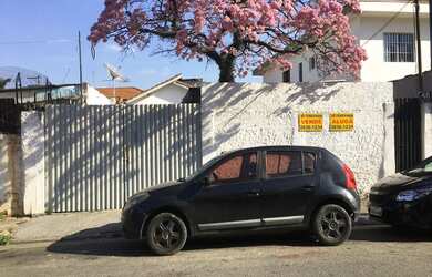 Imagem: A casa possui 2 Dormitórios, 1 Banheiro, 5 Vagas na garagem