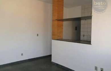 Imagem: O apartamento possui 1 Dormitório, 1 Banheiro, 1 Vaga na garagem