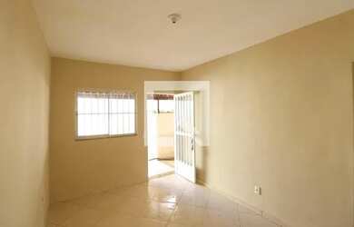 Imagem: A casa possui 2 Dormitórios, 1 Banheiro, 2 Vagas na garagem