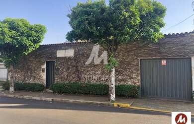 Imagem: O depósito possui 4 Vagas na garagem, 175m² de Área e está