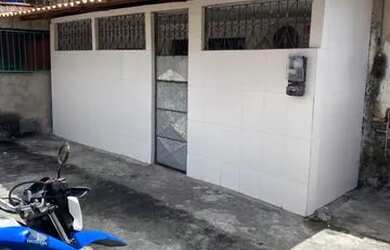 Imagem: A casa à venda possui 2 Dormitórios, 1 Banheiro e 1 Vaga na