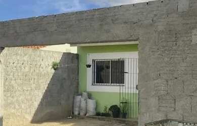 Imagem: A casa possui 2 Dormitórios, 1 Banheiro, 1 Vaga na garagem