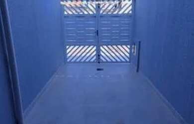 Imagem: A casa possui 2 Dormitórios, 2 Banheiros, 1 Vaga na garagem