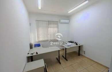 Imagem: O depósito possui 5 Vagas na garagem, 283m² de Área e está