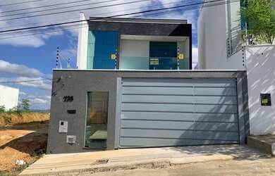 Imagem: A casa possui 3 Dormitórios, 4 Banheiros, 2 Vagas na garagem