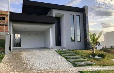 Imagem: A casa em condomínio possui 3 Dormitórios, 4 Banheiros, 2