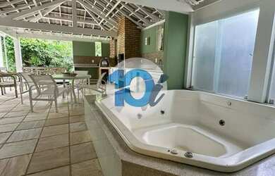 Imagem: A casa possui 1 Dormitório, 5 Banheiros, 2 Vagas na garagem