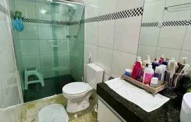 Imagem: A casa possui 3 Dormitórios, 2 Banheiros e está localizado