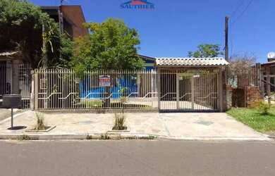 Imagem: A casa possui 2 Dormitórios, 1 Banheiro, 1 Vaga na garagem