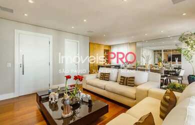 Imagem 6: Apto totalmente reformado de 200m2 com 4 dorm sendo 3 suites e 4 vagas...