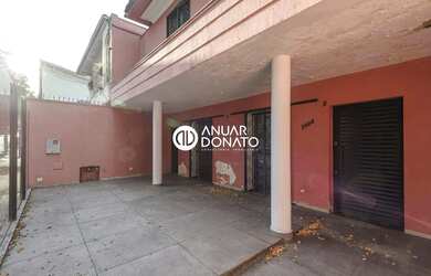 Imagem: O depósito possui 1 Vaga na garagem e 252m² de Área e está