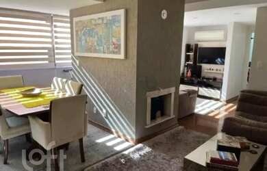 Imagem: O apartamento possui 3 Dormitórios, 2 Banheiros, 2 Vagas na