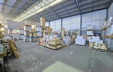 Imagem: O depósito possui 1.700m² de Área e está localizado em