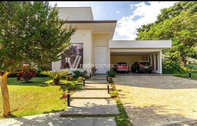 Imagem: A casa em condomínio possui 3 Dormitórios, 2 Banheiros, 4