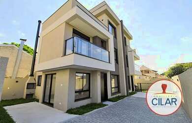 Imagem: A casa possui 3 Dormitórios, 3 Banheiros, 1 Vaga na garagem