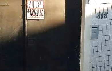 Imagem: A casa possui 2 Dormitórios, 1 Banheiro, 1 Vaga na garagem