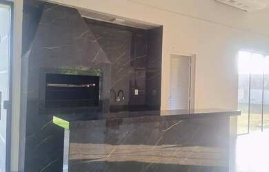 Imagem: A casa em condomínio possui 2 Dormitórios, 2 Banheiros e 1