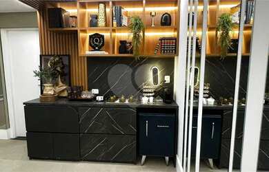 Imagem: O depósito possui 2 Vagas na garagem, 61m² de Área e está