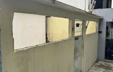 Imagem: A casa possui 2 Dormitórios, 1 Banheiro, 30m² de Área, Churrasqueira