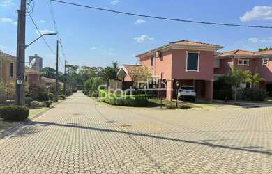 Imagem: A casa em condomínio possui 5 Dormitórios, 5 Banheiros, 4