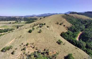 Imagem: O terreno possui 170.000m² de Área e está localizado em