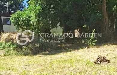 Imagem: O terreno possui 702m² de Área e está localizado em Gramado