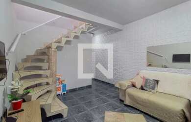 Imagem: A casa possui 3 Dormitórios, 3 Banheiros, 5 Vagas na garagem