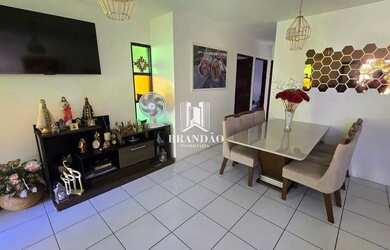 Imagem: A casa possui 3 Dormitórios, 3 Banheiros, 264m² de Área e