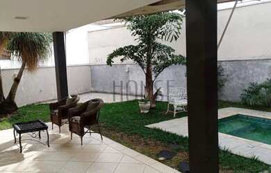 Imagem: A casa em condomínio possui 3 Dormitórios, 4 Banheiros, 4