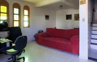 Imagem: A casa possui 4 Dormitórios, 3 Banheiros, 4 Vagas na garagem