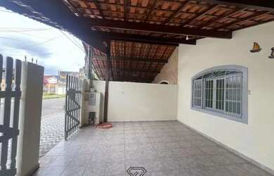 Imagem: A casa possui 2 Dormitórios, 2 Banheiros, 1 Vaga na garagem