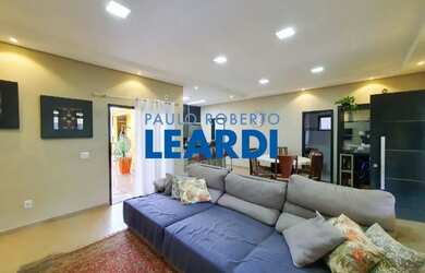 Imagem: A casa em condomínio possui 5 Dormitórios, 5 Banheiros, 4