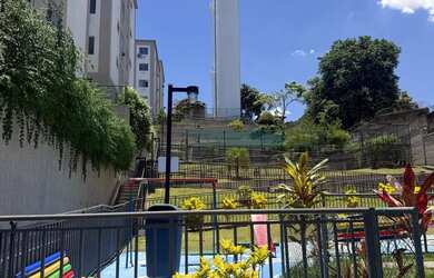 Imagem: O apartamento possui 2 Dormitórios, 1 Banheiro, 1 Vaga na garagem