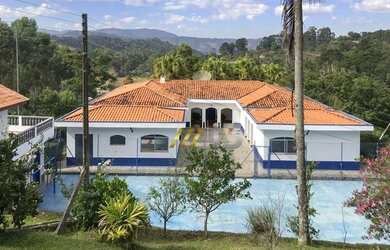 Imagem: A chácara possui 400m² de Área e está localizado em Portão