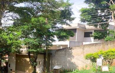 Imagem: A casa em condomínio possui 5 Dormitórios, 5 Banheiros, 5