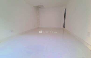 Imagem: O depósito possui 32m² de Área e está localizado em Centro