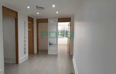 Imagem: O depósito possui 2 Vagas na garagem, 70m² de Área e está