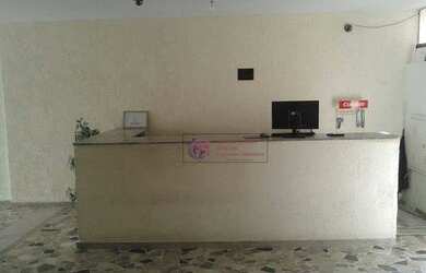 Imagem: O depósito possui 5 Vagas na garagem, 500m² de Área e está