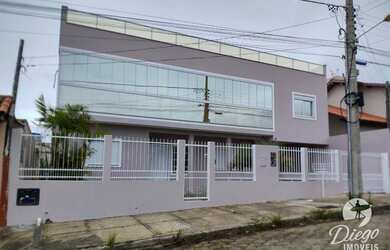 Imagem: A casa possui 5 Dormitórios, 3 Banheiros, 234m² de Área