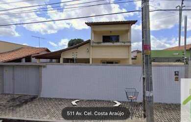 Imagem: A casa possui 4 Dormitórios, 5 Banheiros, 420m² de Área e