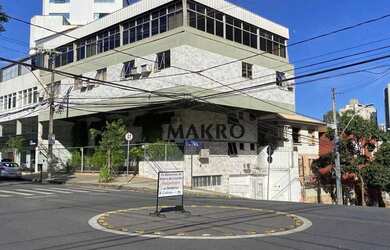 Imagem: O depósito possui 1300m² de Área e está localizado em Lourdes