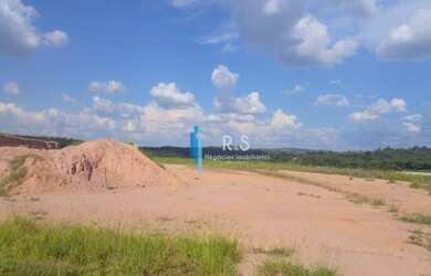 Imagem: O terreno à venda possui 8415m² de Área e está localizado