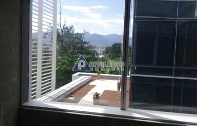 Imagem: O depósito possui 1 Vaga na garagem, 28m² de Área e está