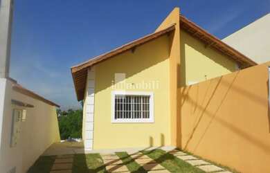 Imagem: A casa possui 2 Dormitórios, 1 Banheiro, 2 Vagas na garagem