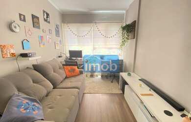 Imagem: O apartamento possui 1 Dormitório, 1 Banheiro, 1 Vaga na garagem