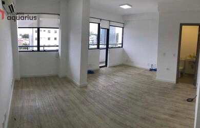 Imagem: O depósito possui 1 Vaga na garagem, 37m² de Área e está