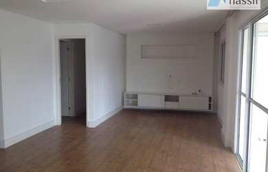 Imagem: O apartamento possui 3 Dormitórios, 4 Banheiros, 2 Vagas na